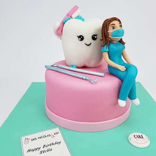 Optometrist Dentist Graduation 🎓 Cake | Graduation cakes, Fondant cake  designs, Cake