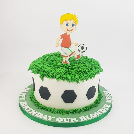 Football Theme Cake ⚽ Dm to place your order 💕 Delivery within South  Mumbai 🚚 #cakesofinstagram #cakesiclesofinstagram #cakedesign… | Instagram